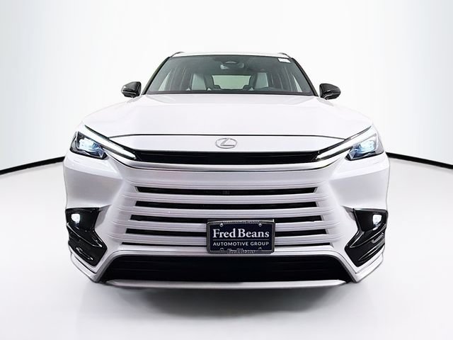 Used 2025 Lexus TX 500h AWD w/ Technology Package image 2