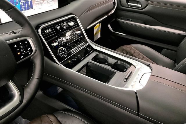 New 2026 Nissan Armada Platinum AWD/4WD image 9