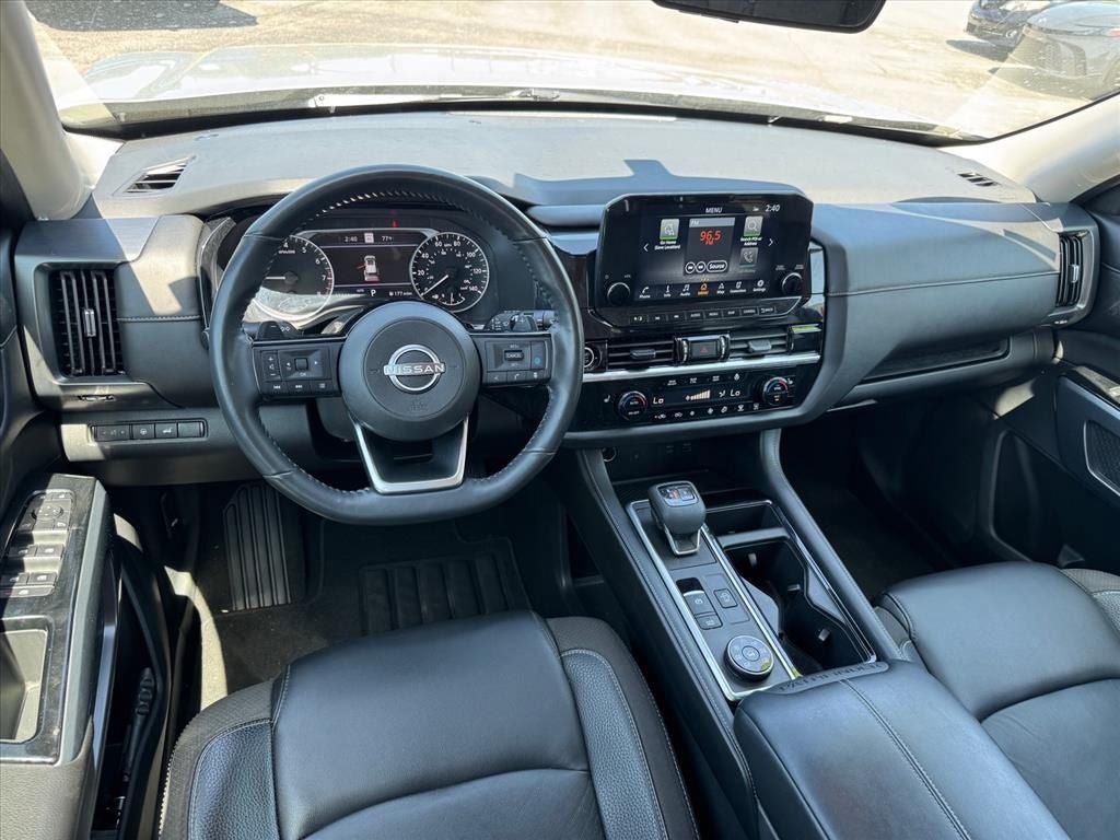 Used 2023 Nissan Pathfinder SL AWD/4WD image 14
