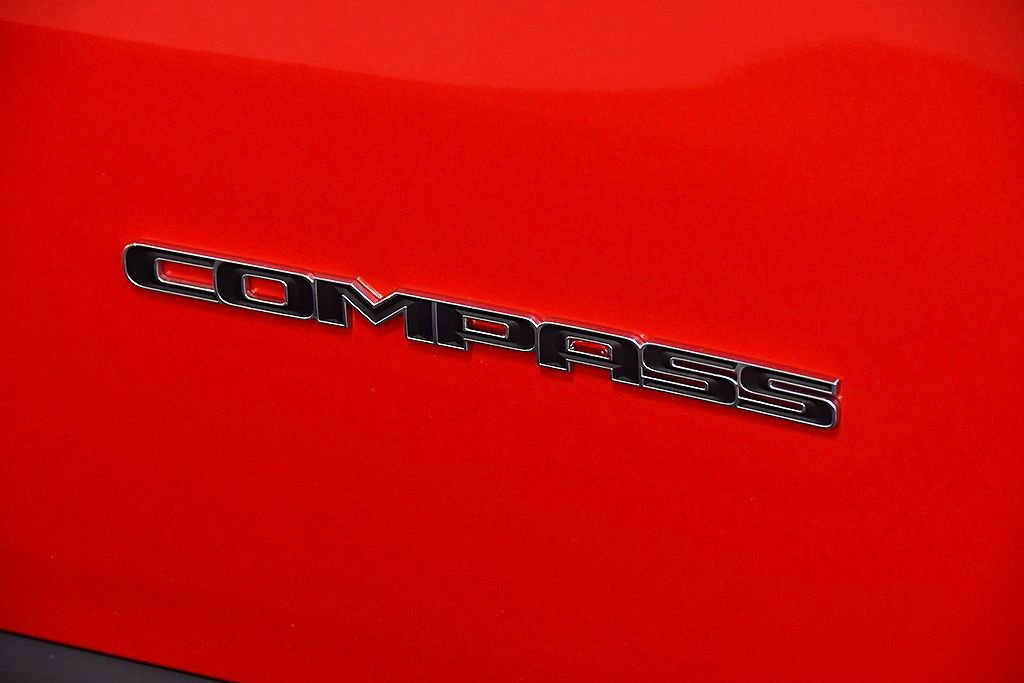 Used 2023 Jeep Compass Latitude AWD/4WD image 10