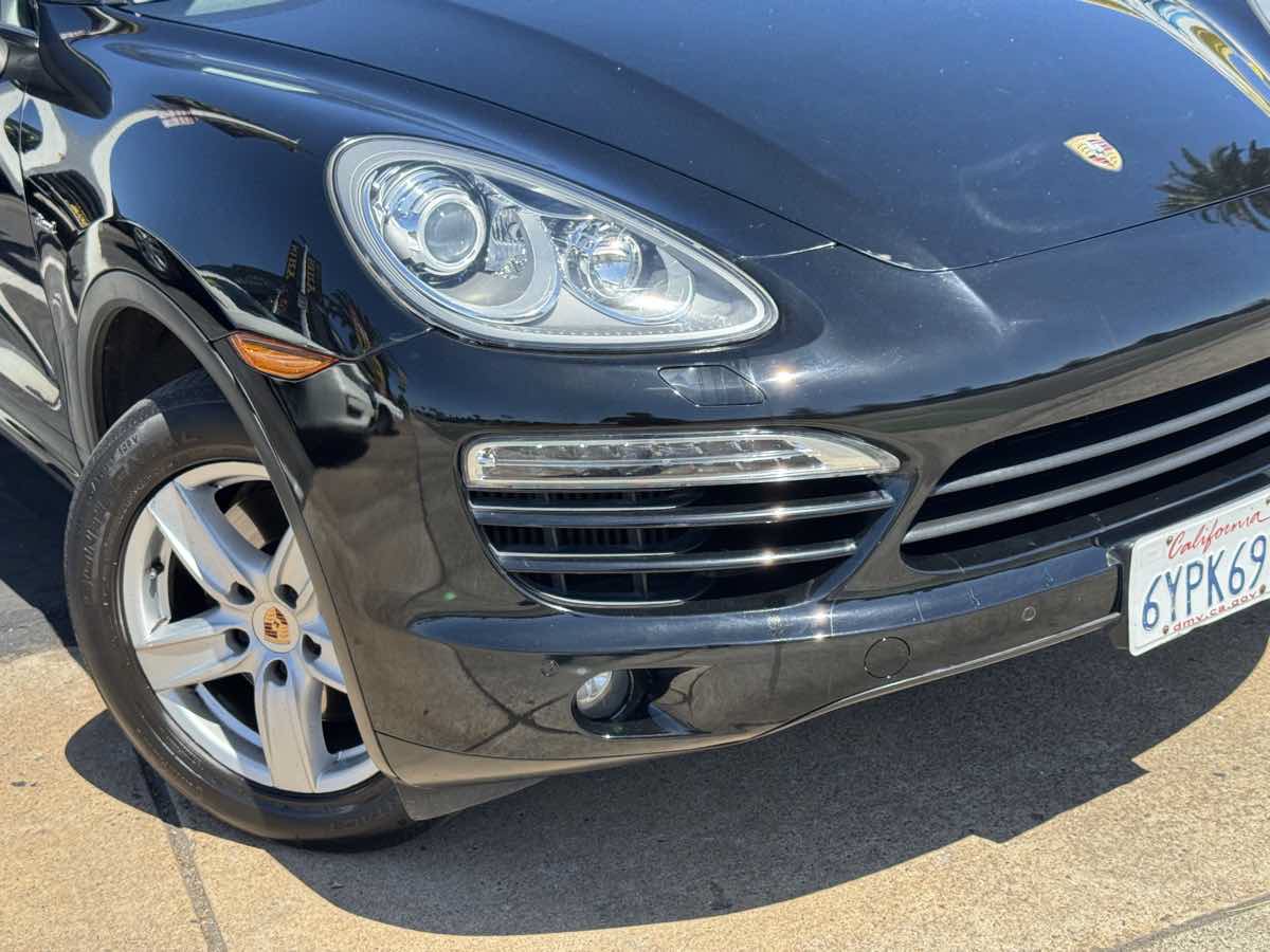 Used 2013 Porsche Cayenne Diesel AWD/4WD image 3