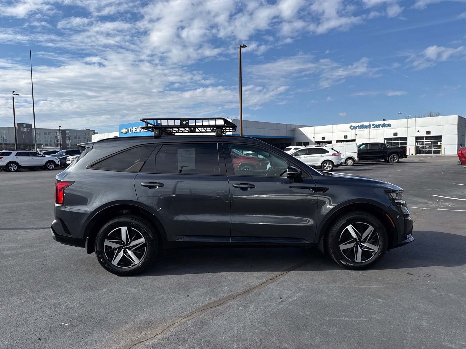 Used 2023 Kia Sorento S w/ Panoramic Sunroof Package image 2