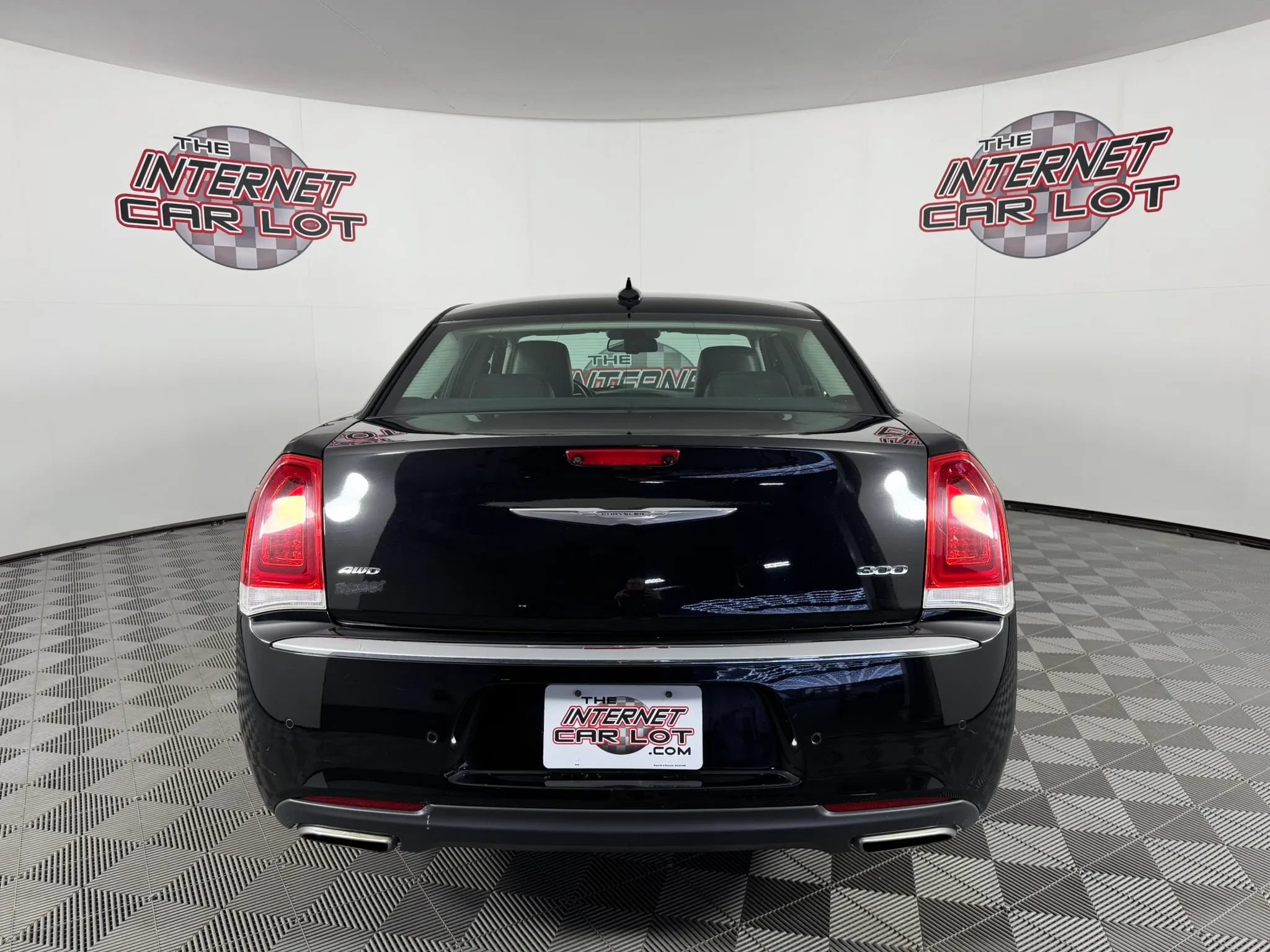 Used 2015 Chrysler 300 Limited w/ Driver Convenience Group AWD/4WD image 6