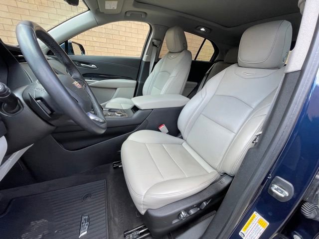 Used 2021 Cadillac XT4 Premium Luxury w/ Enhanced Visibility Package AWD/4WD image 11