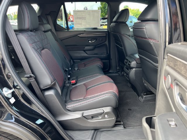 New 2026 Honda Pilot Black Edition image 11