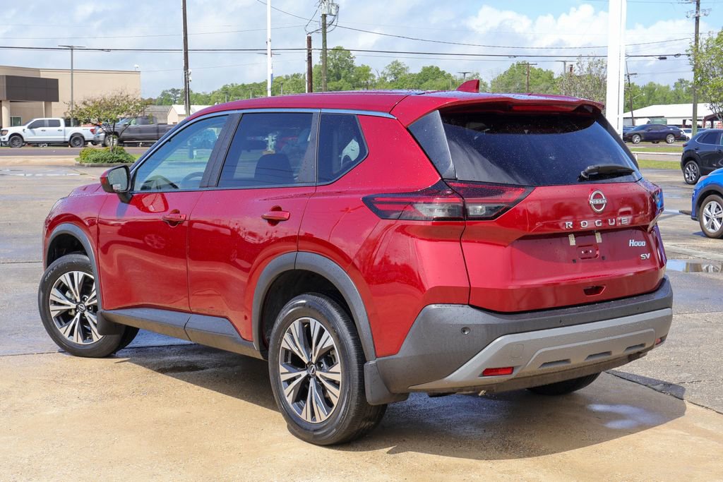 Used 2023 Nissan Rogue SV image 2