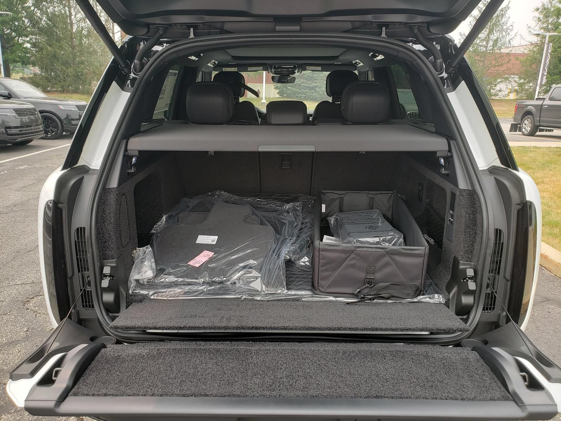 New 2026 Land Rover Range Rover SE AWD/4WD image 7