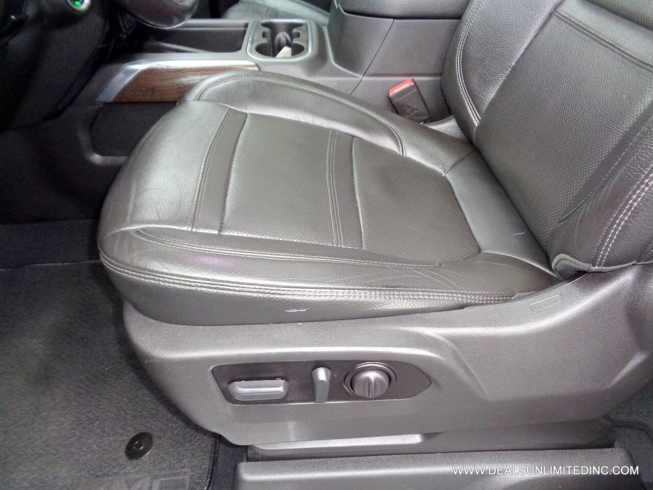 Used 2022 GMC Sierra 1500 Denali w/ Denali Premium Package image 9