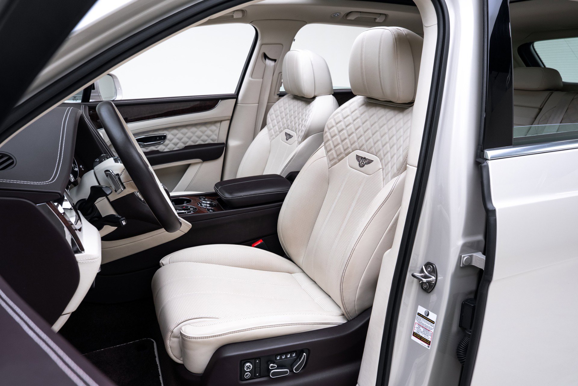 Used 2021 Bentley Bentayga image 15