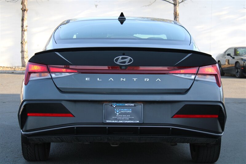 Used 2025 Hyundai Elantra Sport FWD image 7