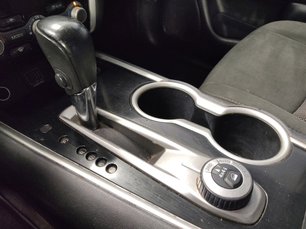 Used 2020 Nissan Pathfinder SV image 26