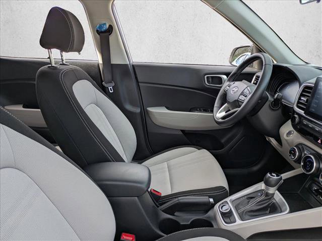 Used 2024 Hyundai Venue SEL image 20