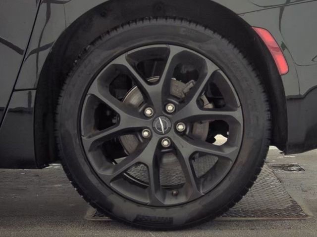 Used 2025 Chrysler Pacifica Limited FWD image 20