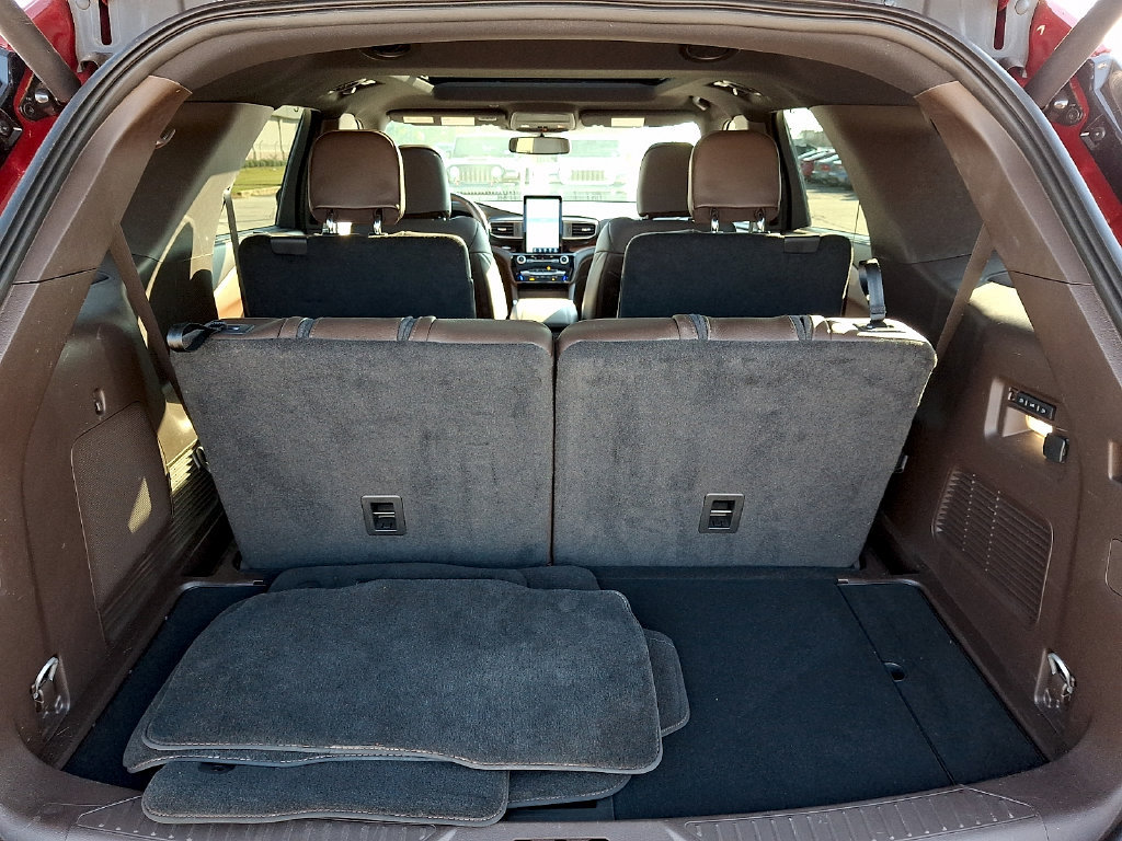 Certified 2024 Ford Explorer King Ranch w/ Technology Package AWD/4WD image 29