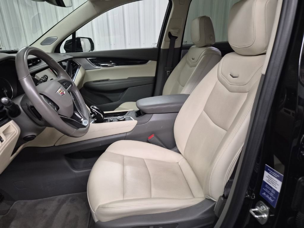 Certified 2025 Cadillac XT6 Premium Luxury image 13