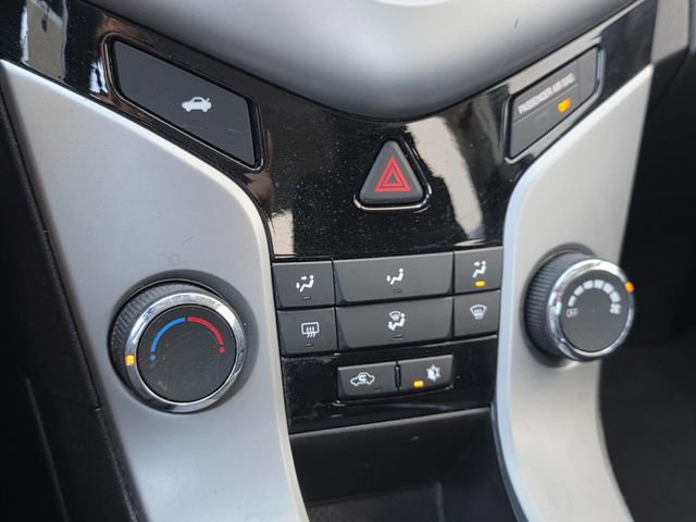 Used 2016 Chevrolet Cruze LT FWD image 13