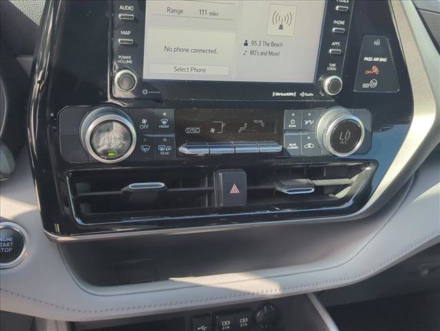Used 2020 Toyota Highlander LE FWD image 24