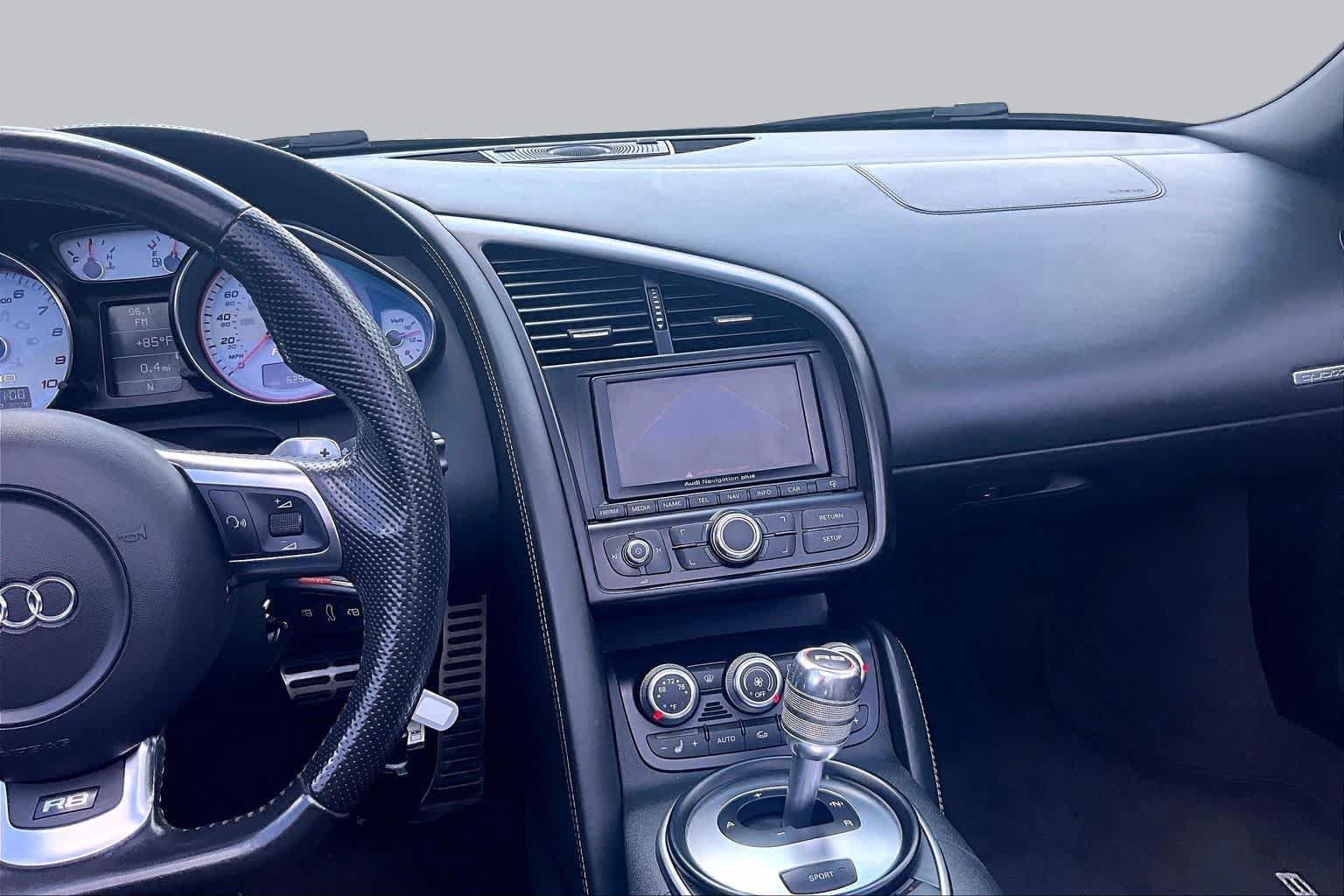Used 2011 Audi R8 V10 AWD/4WD image 6