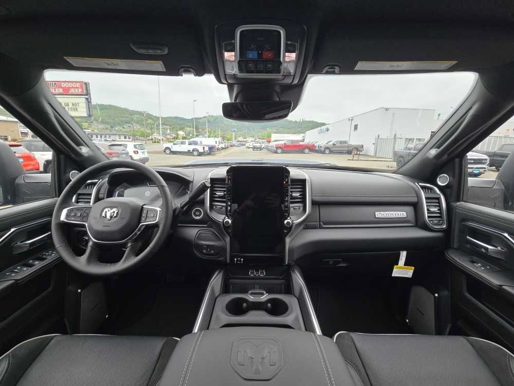 New 2026 RAM 2500 Laramie AWD/4WD image 15
