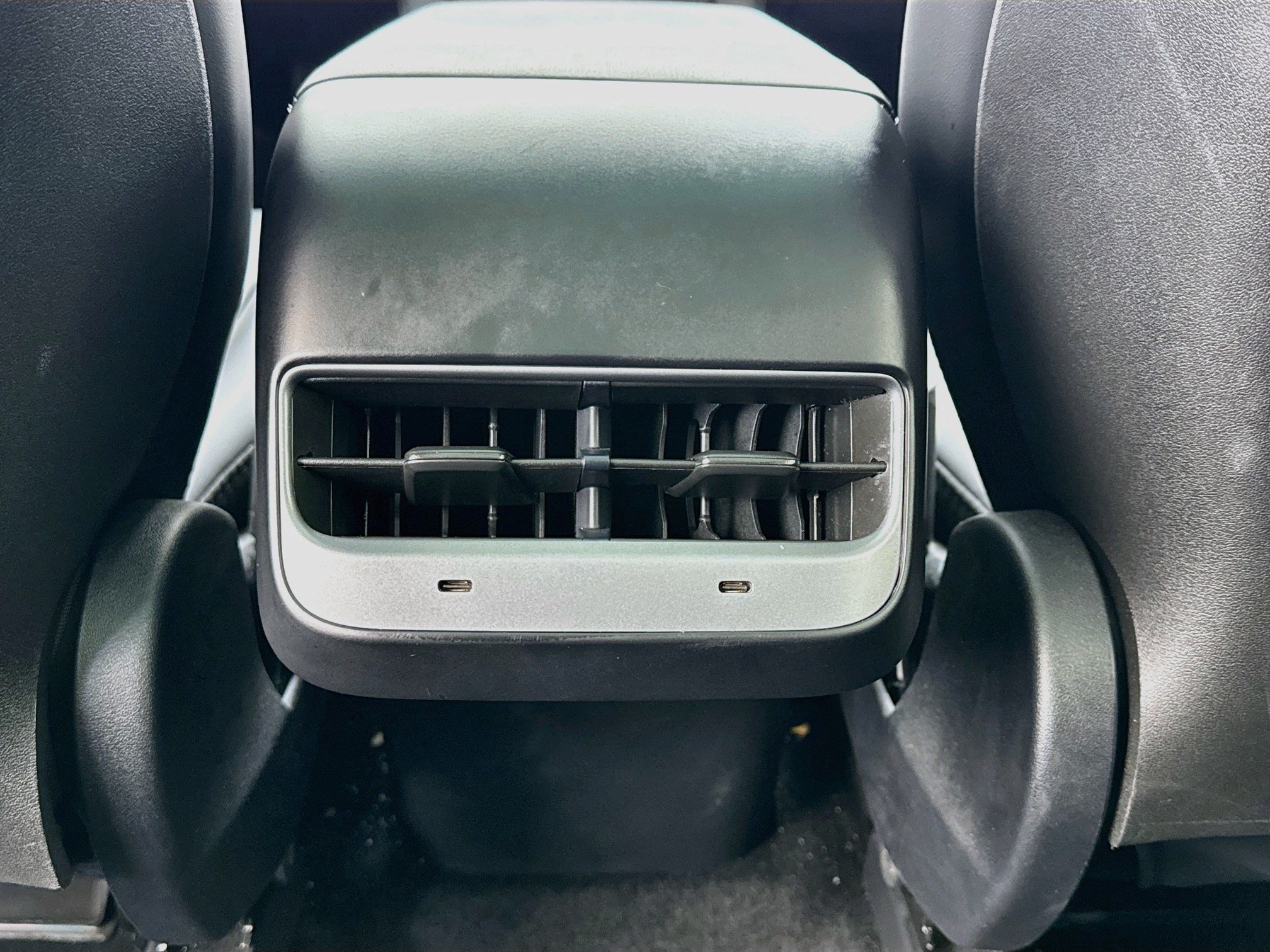 Used 2024 Tesla Model Y Long Range RWD image 17