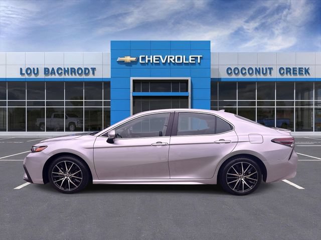 Used 2024 Toyota Camry SE FWD image 5