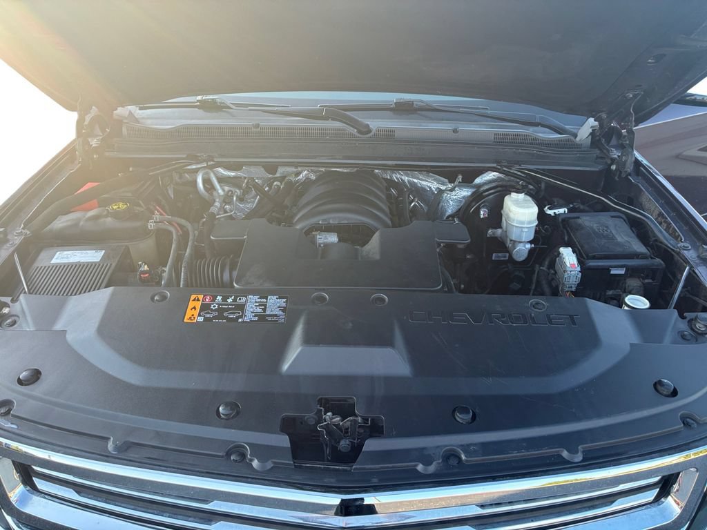 Used 2017 Chevrolet Suburban Premier AWD/4WD image 32