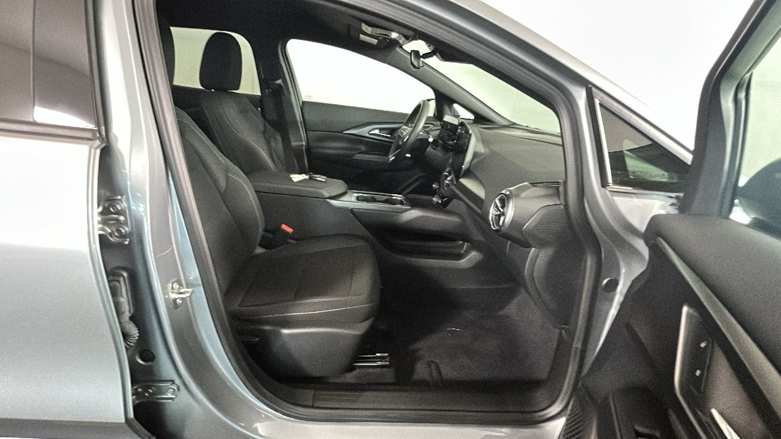 Used 2026 Chevrolet Equinox EV LT FWD image 35