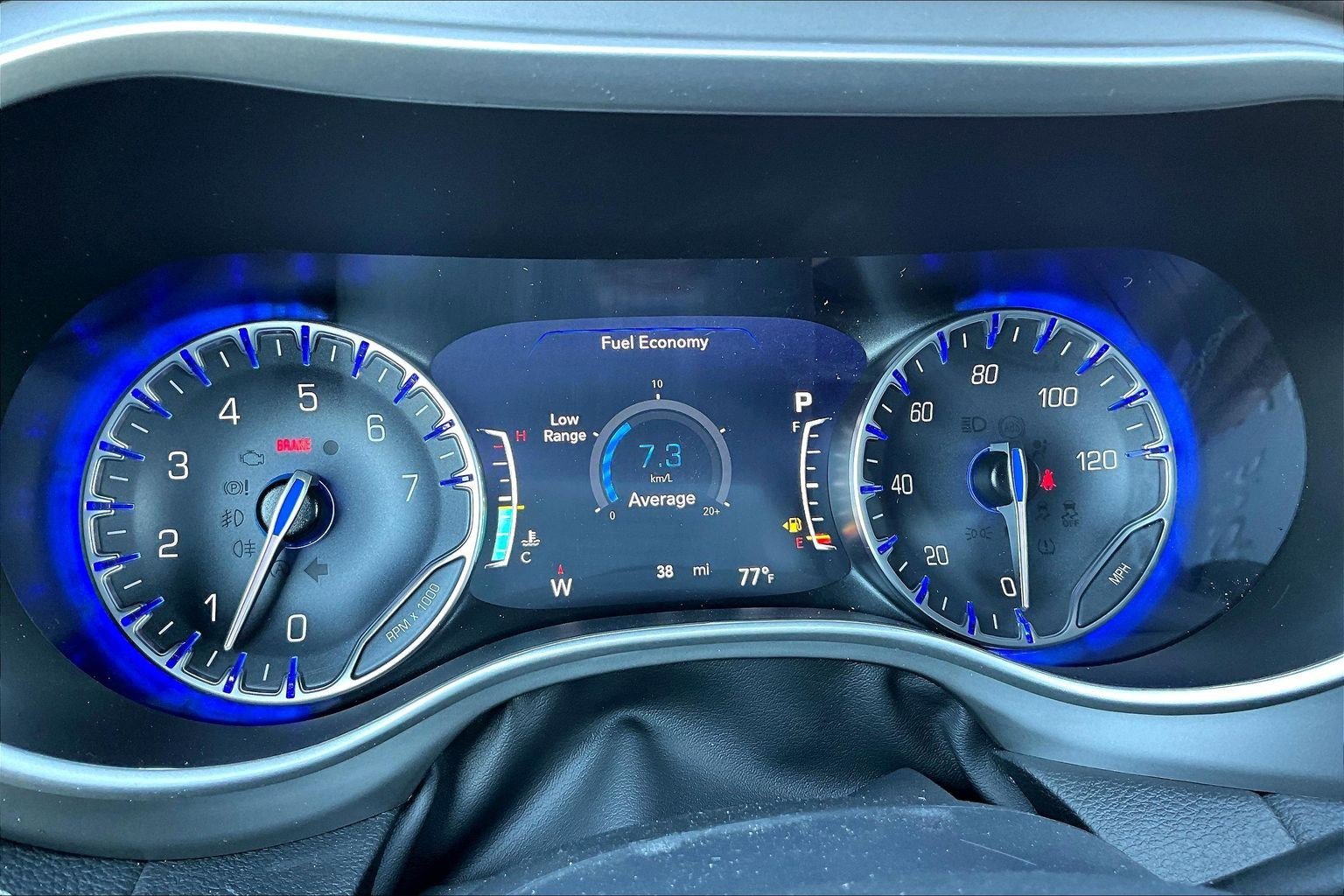 New 2027 Chrysler Pacifica Select AWD/4WD image 23