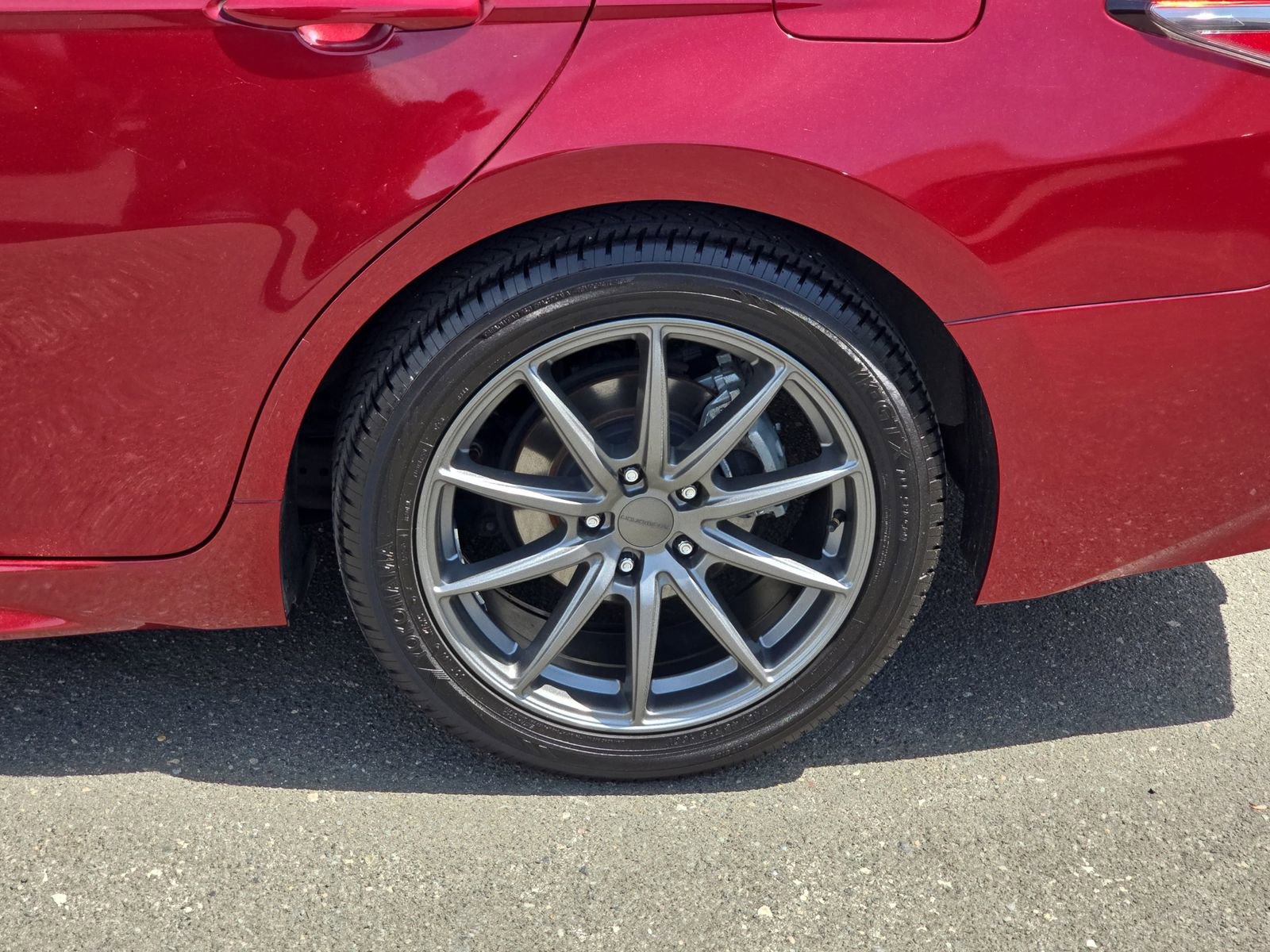 Used 2018 Toyota Camry XSE image 39