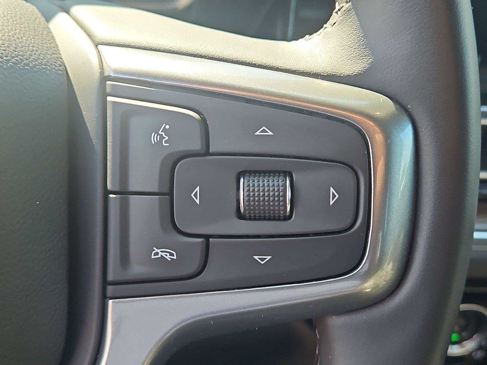 Used 2023 Chevrolet Silverado 1500 LT AWD/4WD image 23