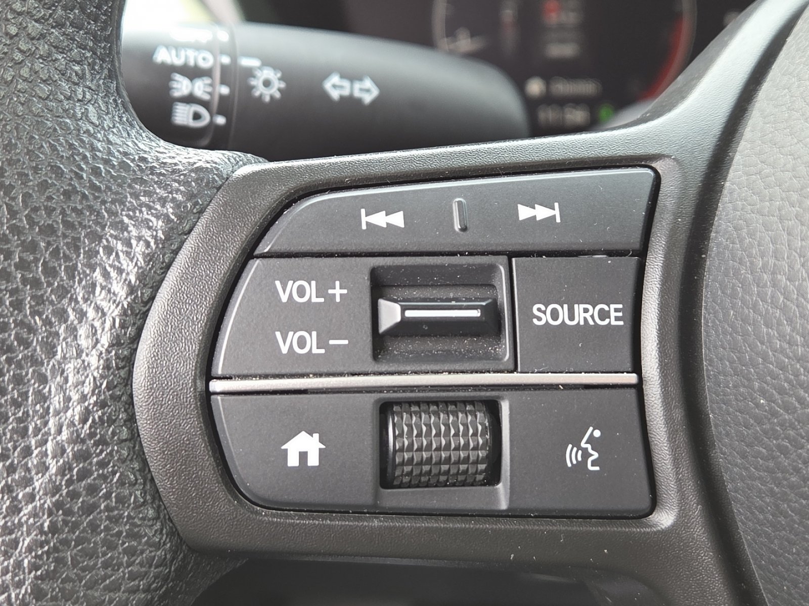 Used 2023 Honda HR-V LX image 32
