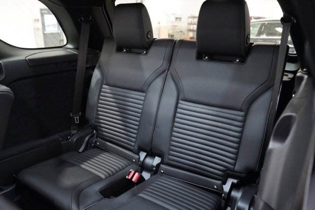 Used 2024 Land Rover Discovery Dynamic SE image 32