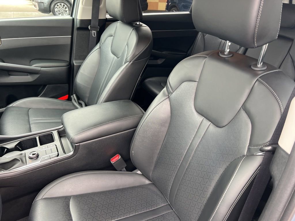Certified 2023 Kia Sorento S image 5