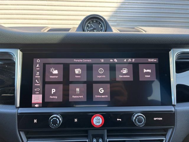 Certified 2026 Porsche Macan AWD/4WD image 18