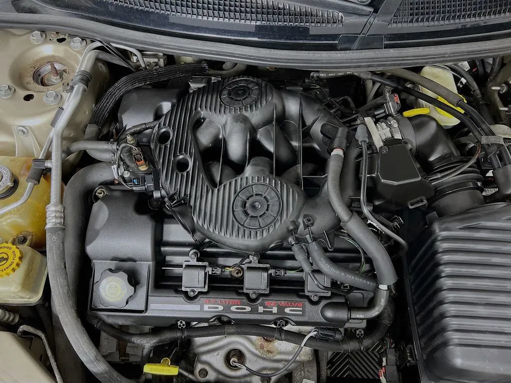 Used 2002 Chrysler Sebring LXi image 29