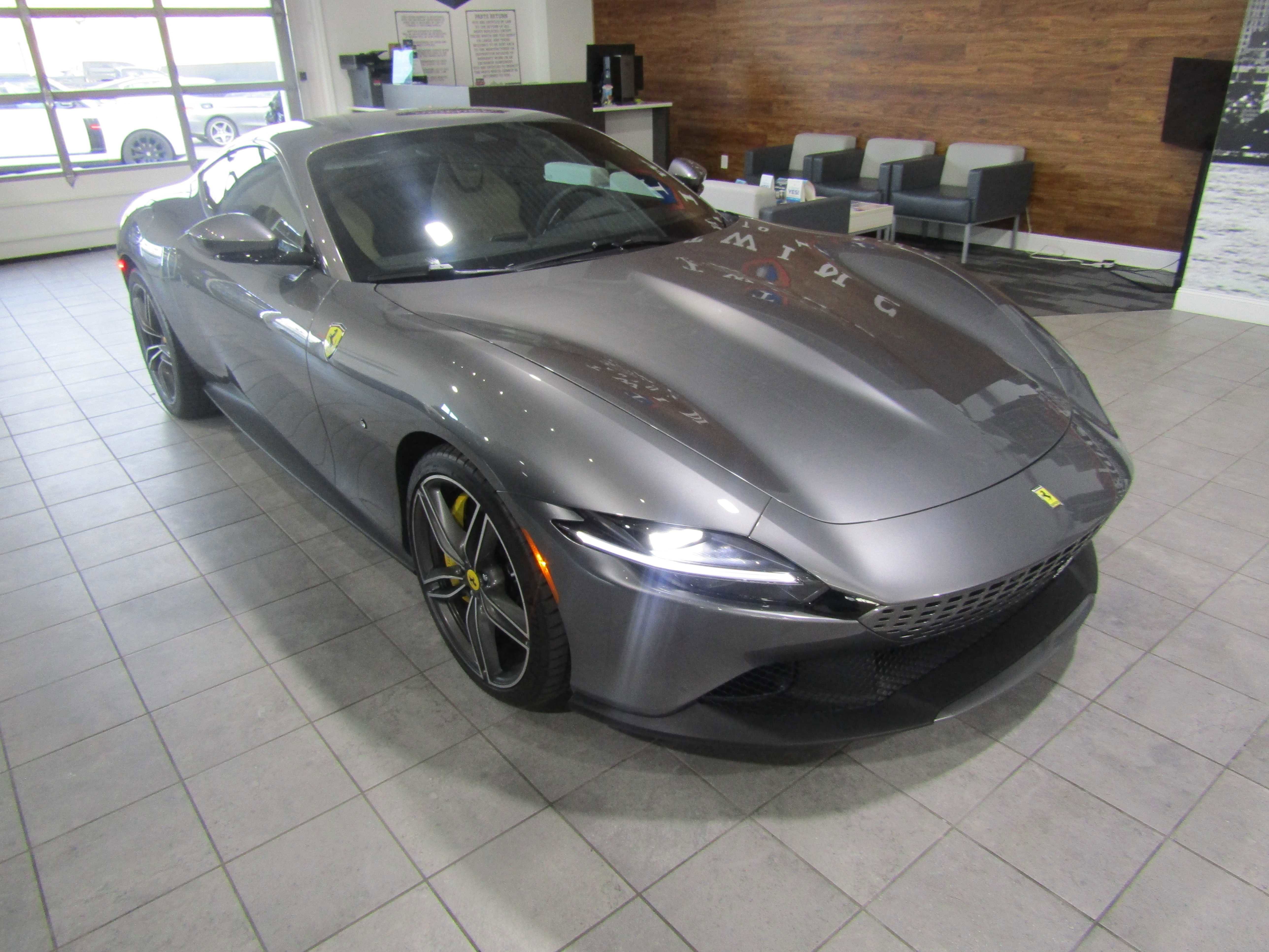 Used 2023 Ferrari Roma image 3