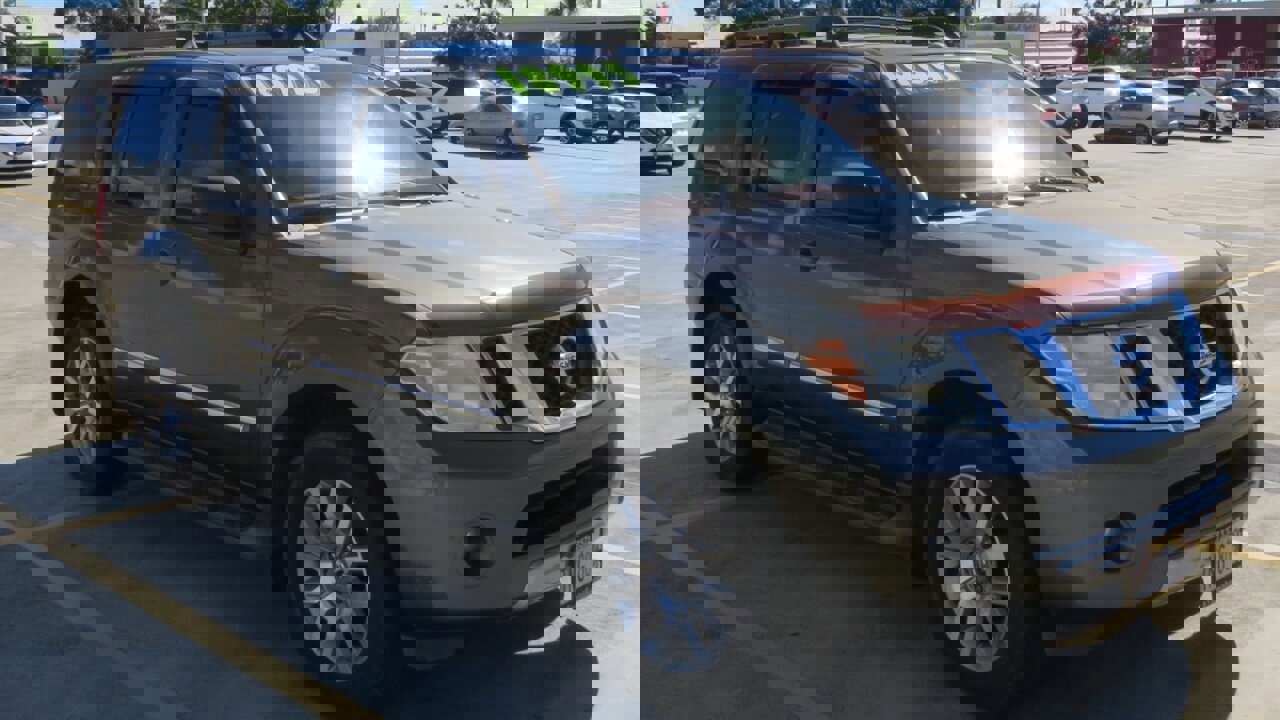 Used 2008 Nissan Pathfinder LE image 4