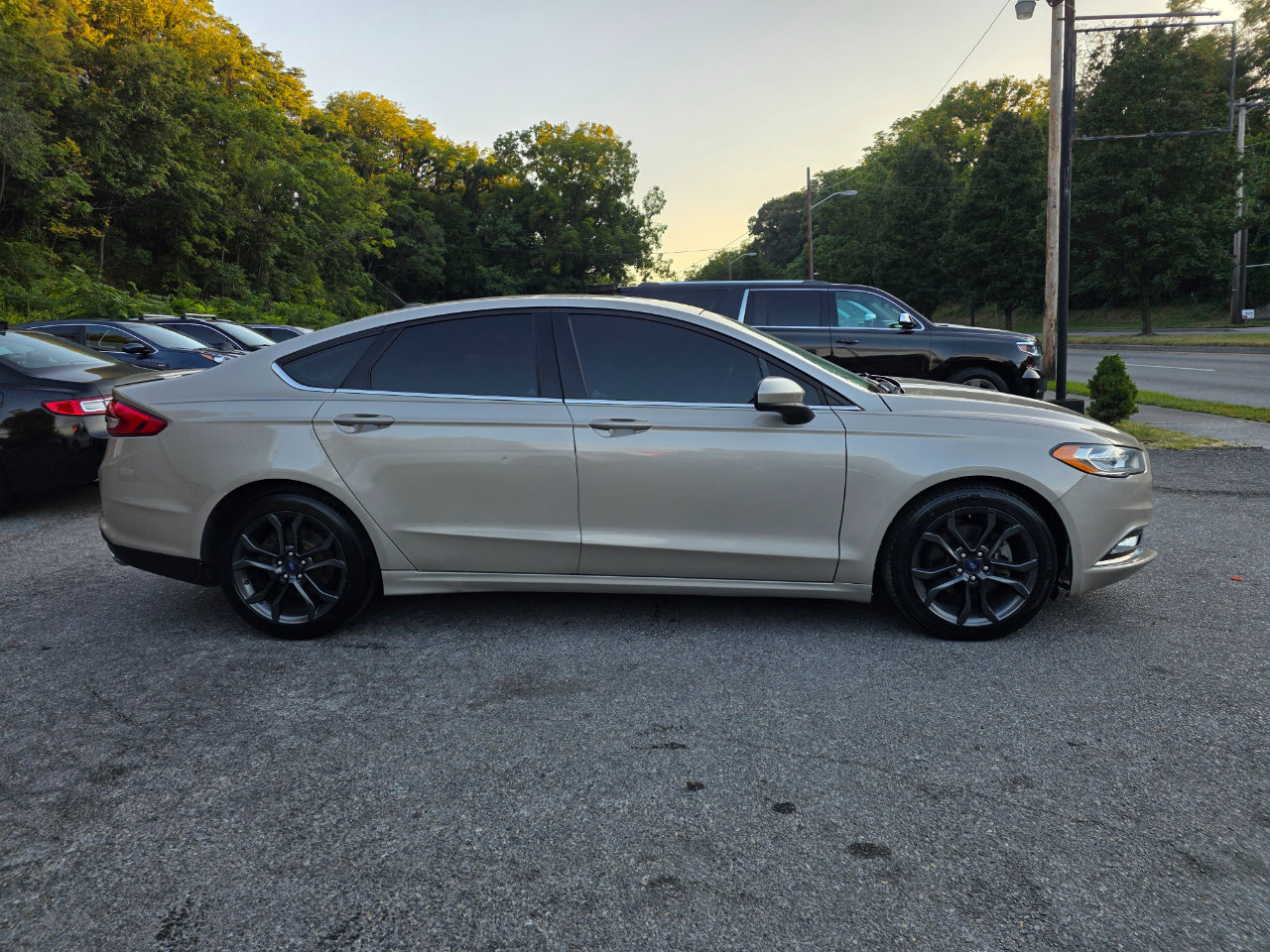 Used 2018 Ford Fusion SE w/ Equipment Group 601A image 4