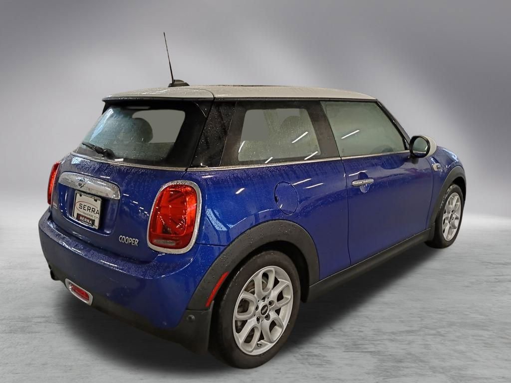 Used 2019 MINI Cooper 2-Door Hardtop w/ Premium Package image 5
