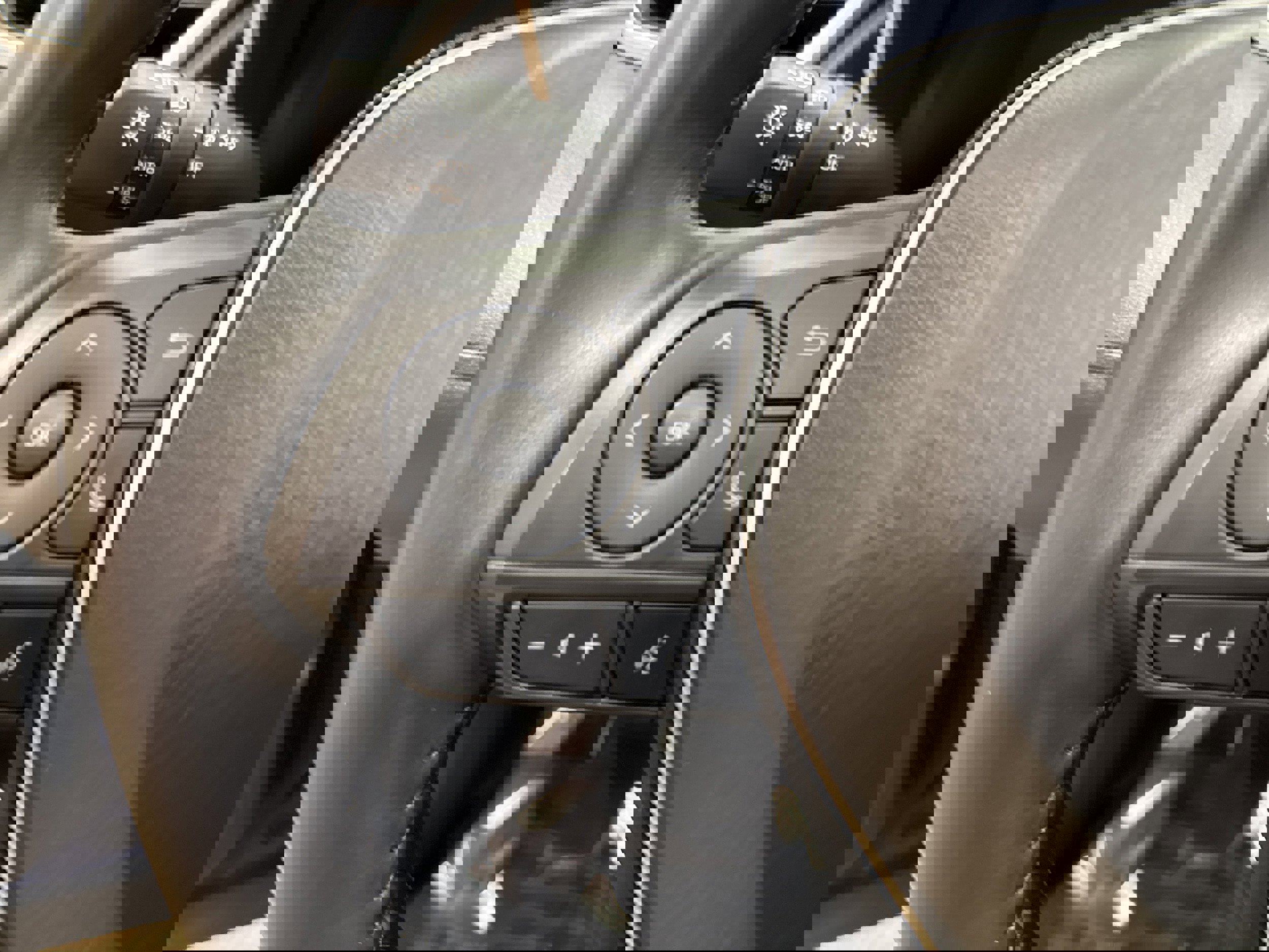 Used 2023 Toyota Corolla Cross XLE w/ Convenience Package image 47