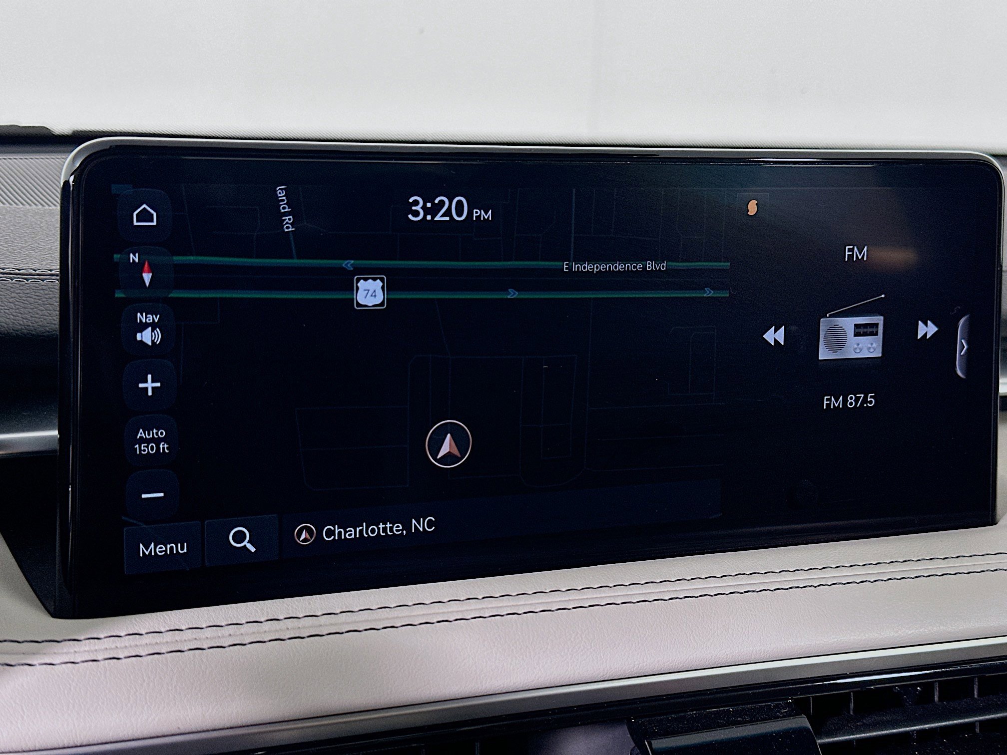 Used 2025 Genesis G70 2.5T image 22
