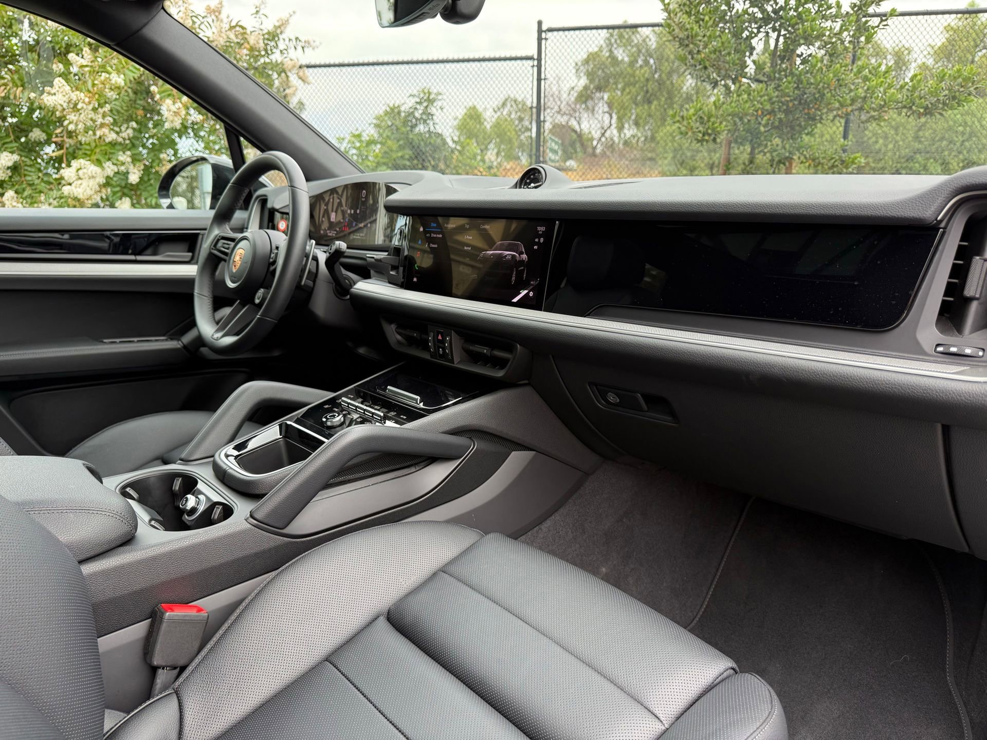 Used 2026 Porsche Cayenne E-Hybrid AWD/4WD image 24