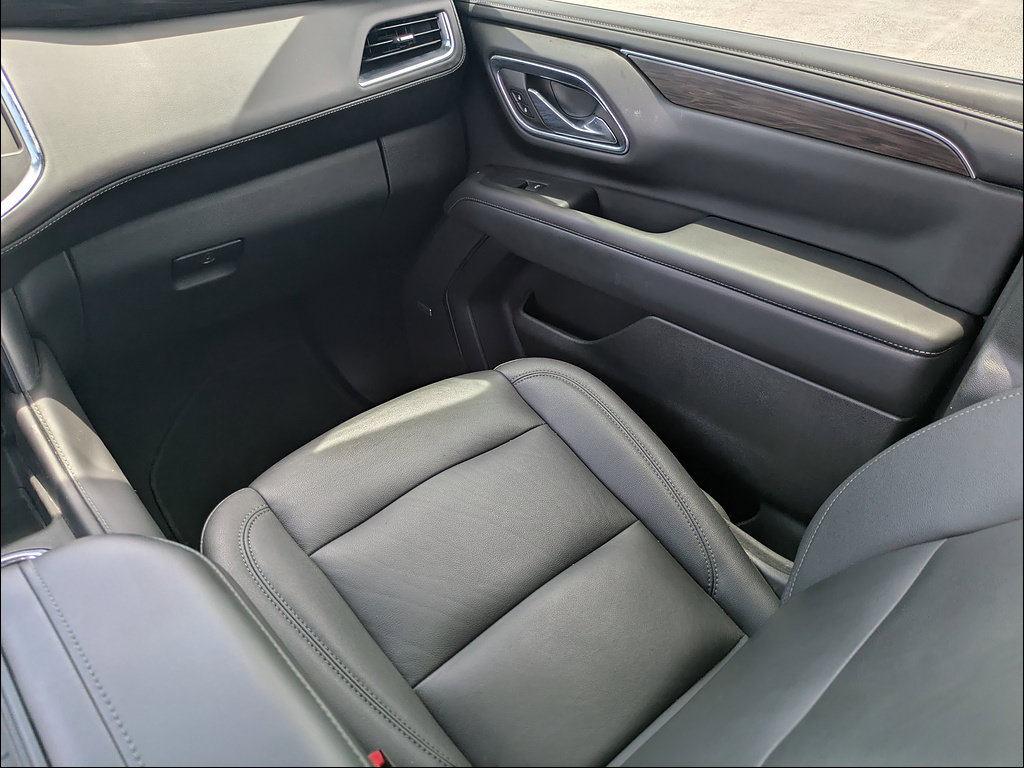 Used 2023 Chevrolet Tahoe Z71 w/ Luxury Package AWD/4WD image 18