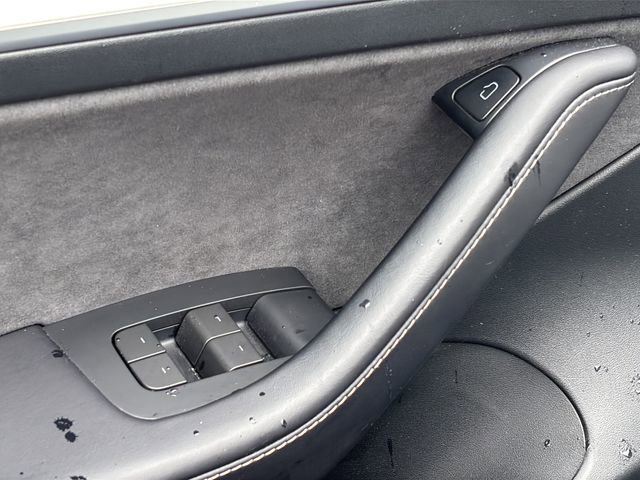 Used 2023 Tesla Model 3 Standard Range image 16