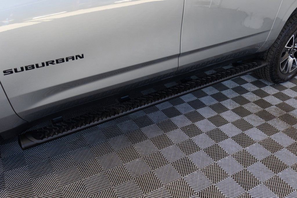 Used 2024 Chevrolet Suburban Z71 w/ Luxury Package image 11