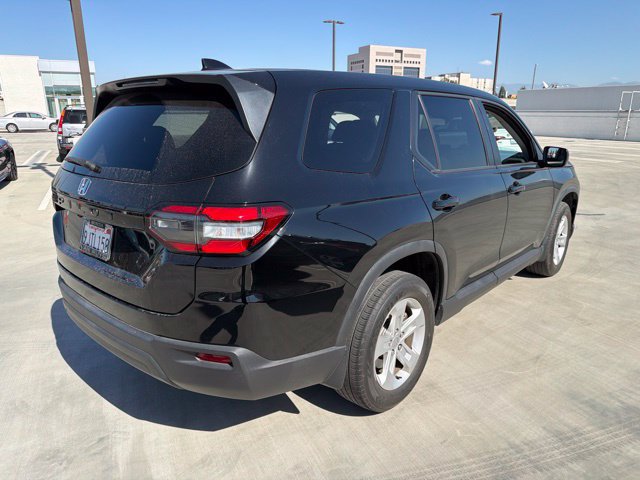 Used 2024 Honda Pilot LX image 3
