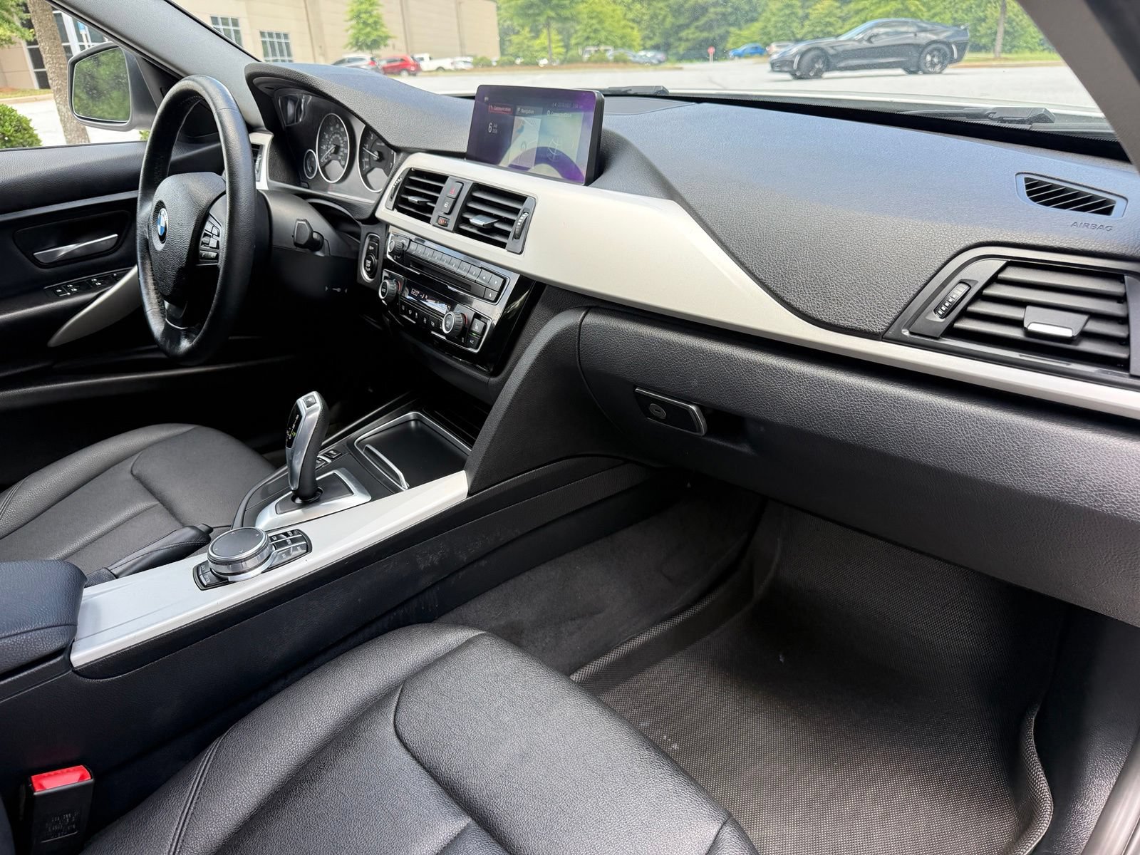 Used 2018 BMW 320i xDrive Sedan AWD/4WD image 24