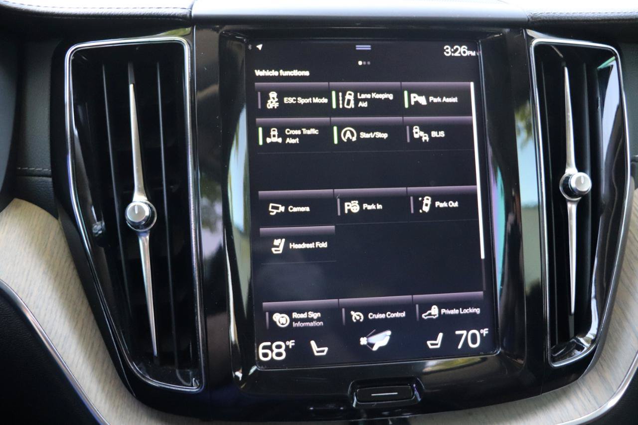 Used 2018 Volvo XC60 T5 Inscription w/ Convenience Package AWD/4WD image 19