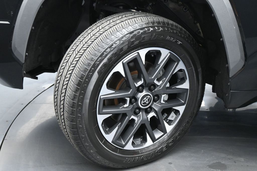 Used 2023 Toyota Tundra Limited AWD/4WD image 24