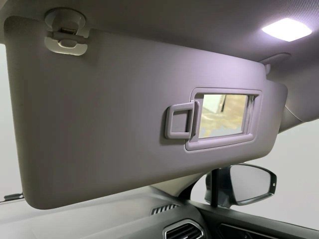 Used 2023 Volkswagen Tiguan SE w/ Panoramic Sunroof Package FWD image 62